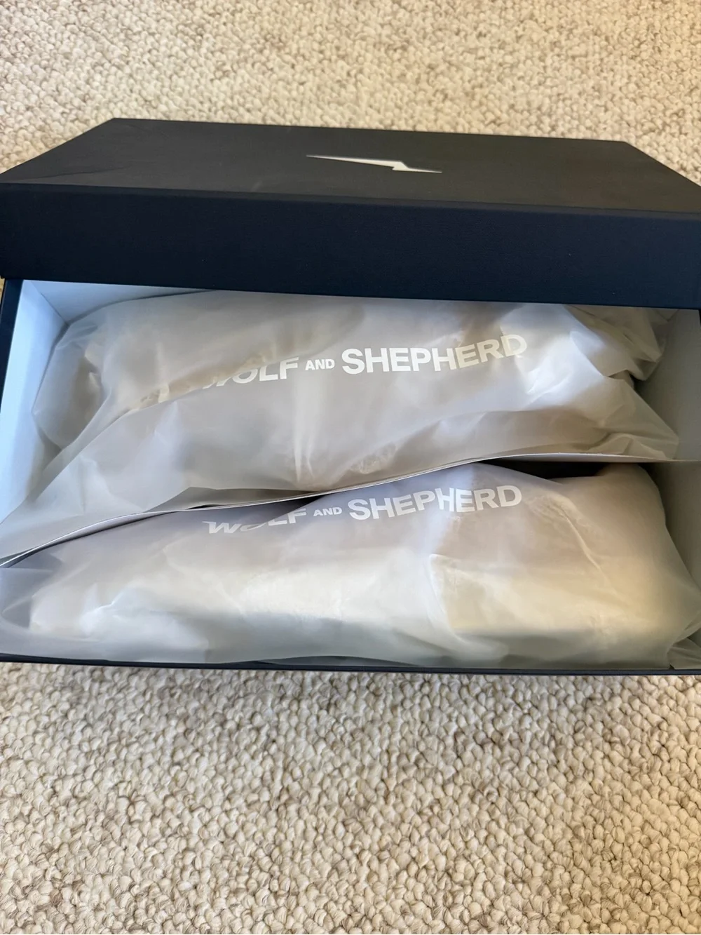 Wolf & Shepherd stylish brown